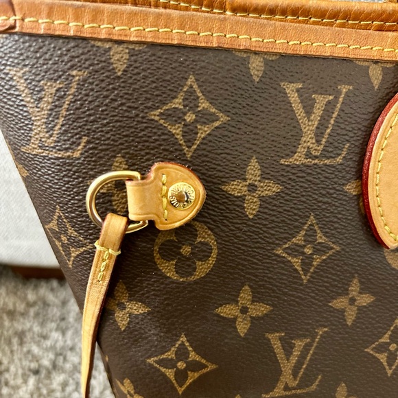 Louis Vuitton Neverfull MM Monogram - Picture 4 of 12